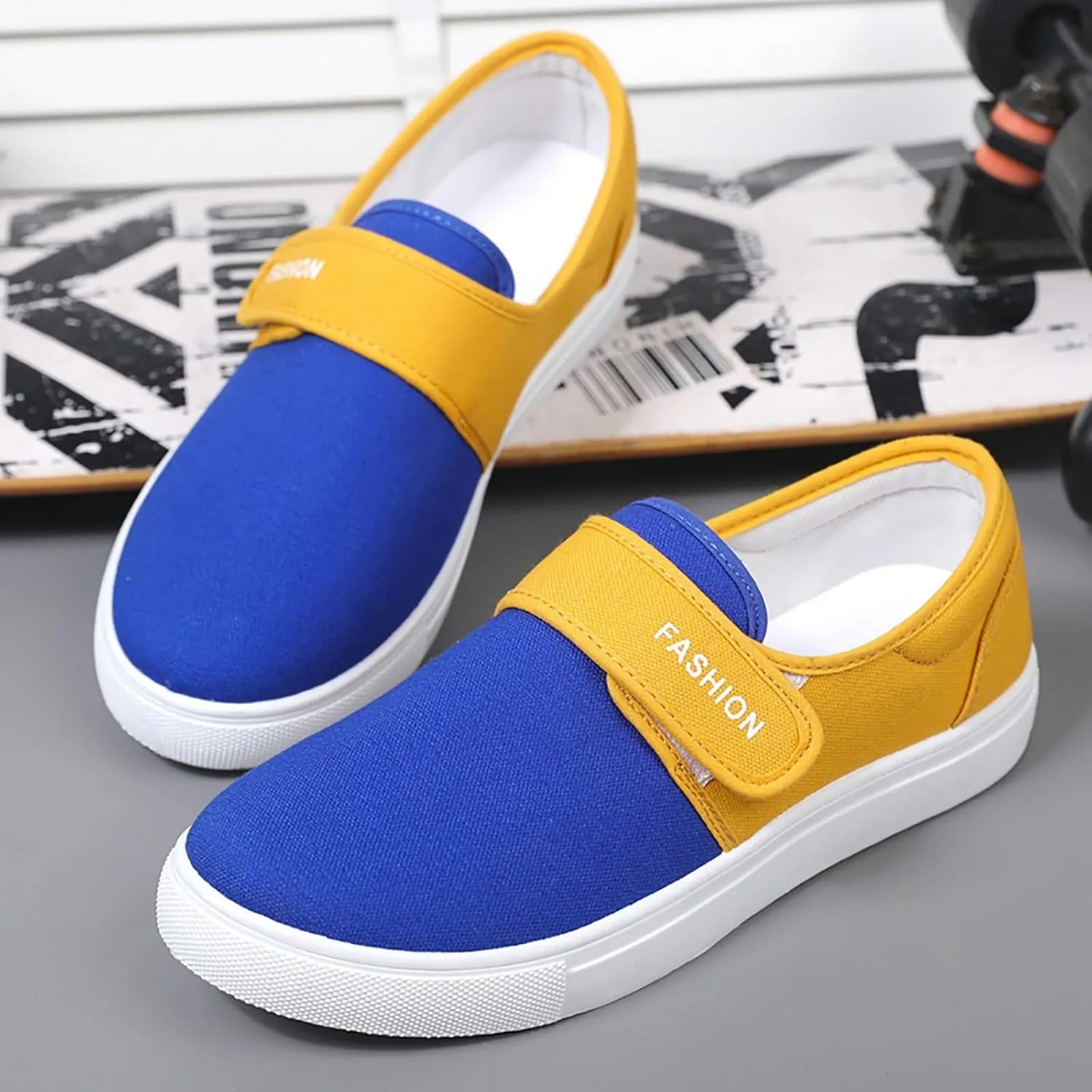 Light-Weight Mens Loafers & Slip-Ons Canvas for Men Low Top Walking Shoes Fashion Casual Shoes