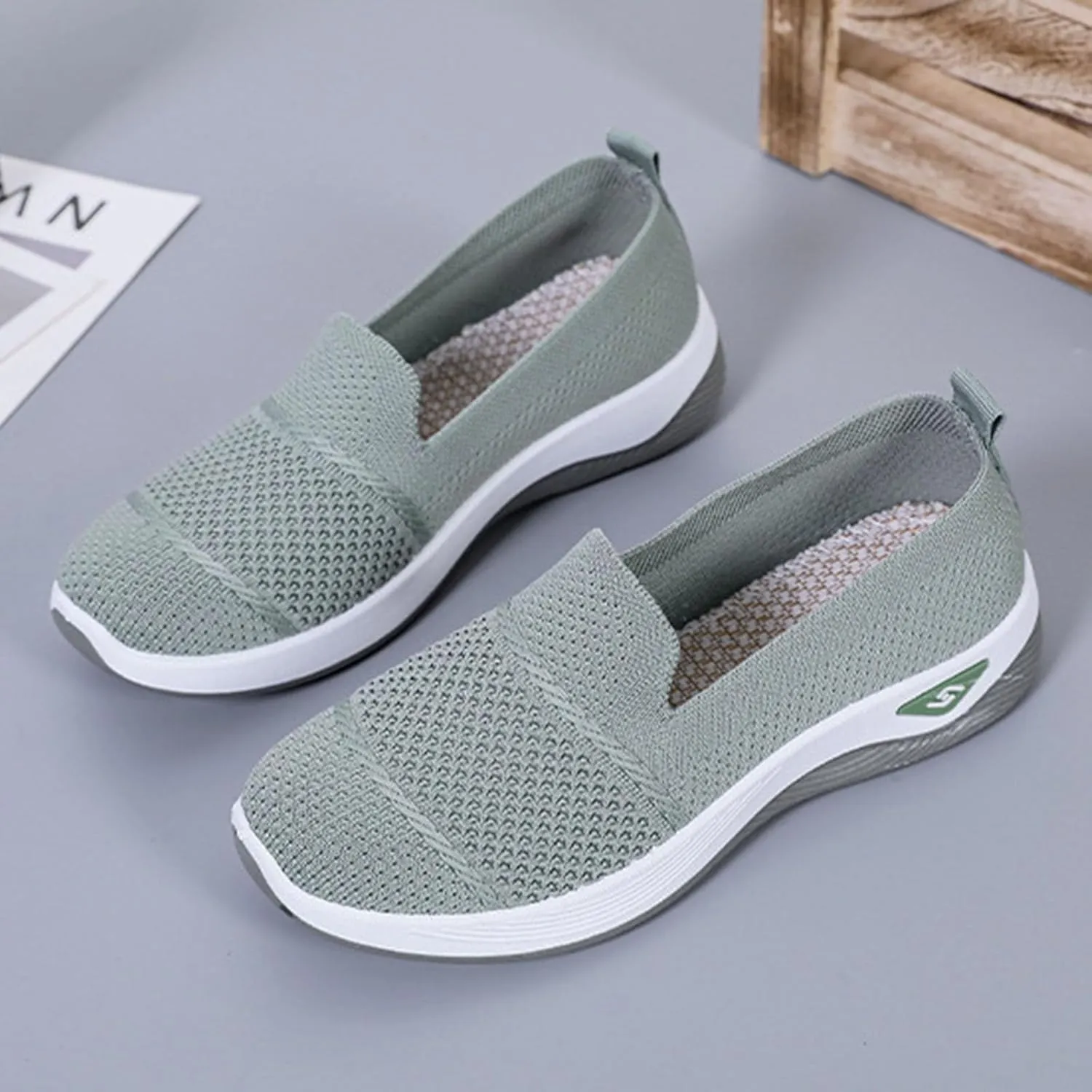 Women's Mesh Flats Shoes Breathable Slip on Shoes Casual Comfort Shoe Plus Size Trendy Shoes Walking Flats Shoe
