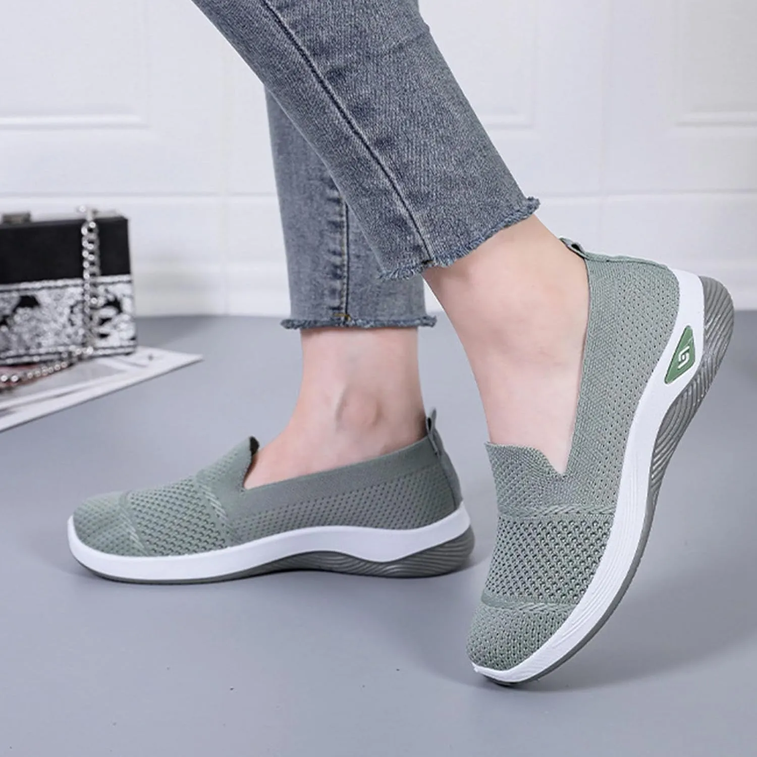 Women's Mesh Flats Shoes Breathable Slip on Shoes Casual Comfort Shoe Plus Size Trendy Shoes Walking Flats Shoe