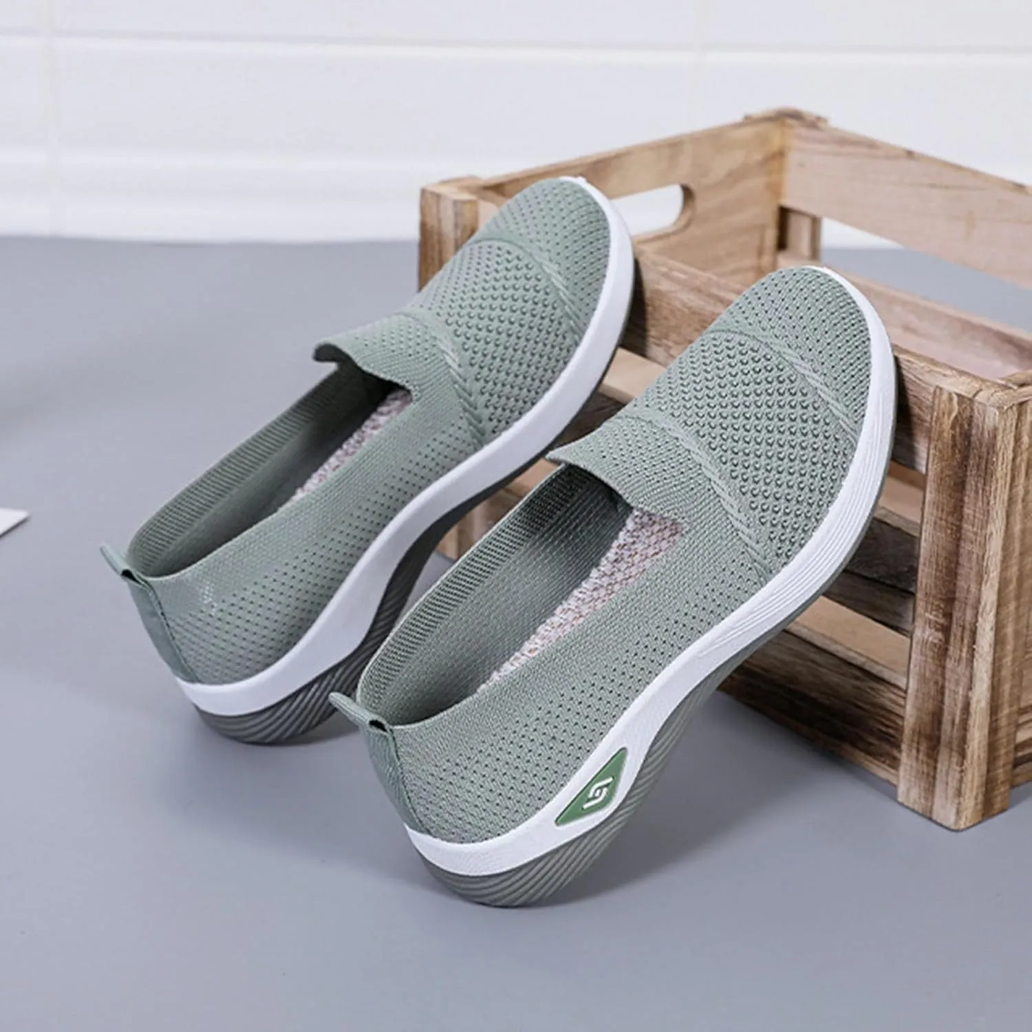 Women's Mesh Flats Shoes Breathable Slip on Shoes Casual Comfort Shoe Plus Size Trendy Shoes Walking Flats Shoe